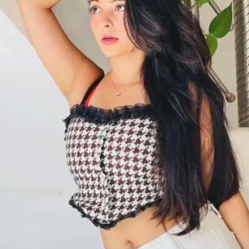 Sanvi Young Call Girls Photo 1 of 3