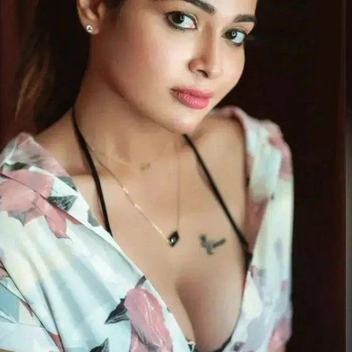 Juhi Arab Girl Photo 1 of 6